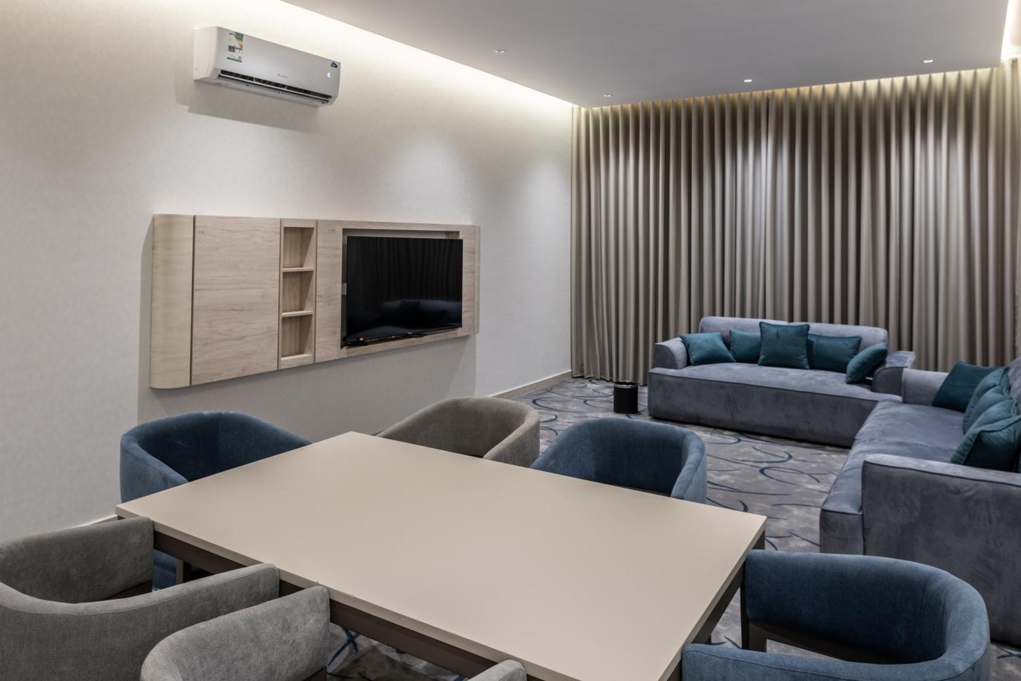 اجنحة غرس الفاخرةd18 Apartment