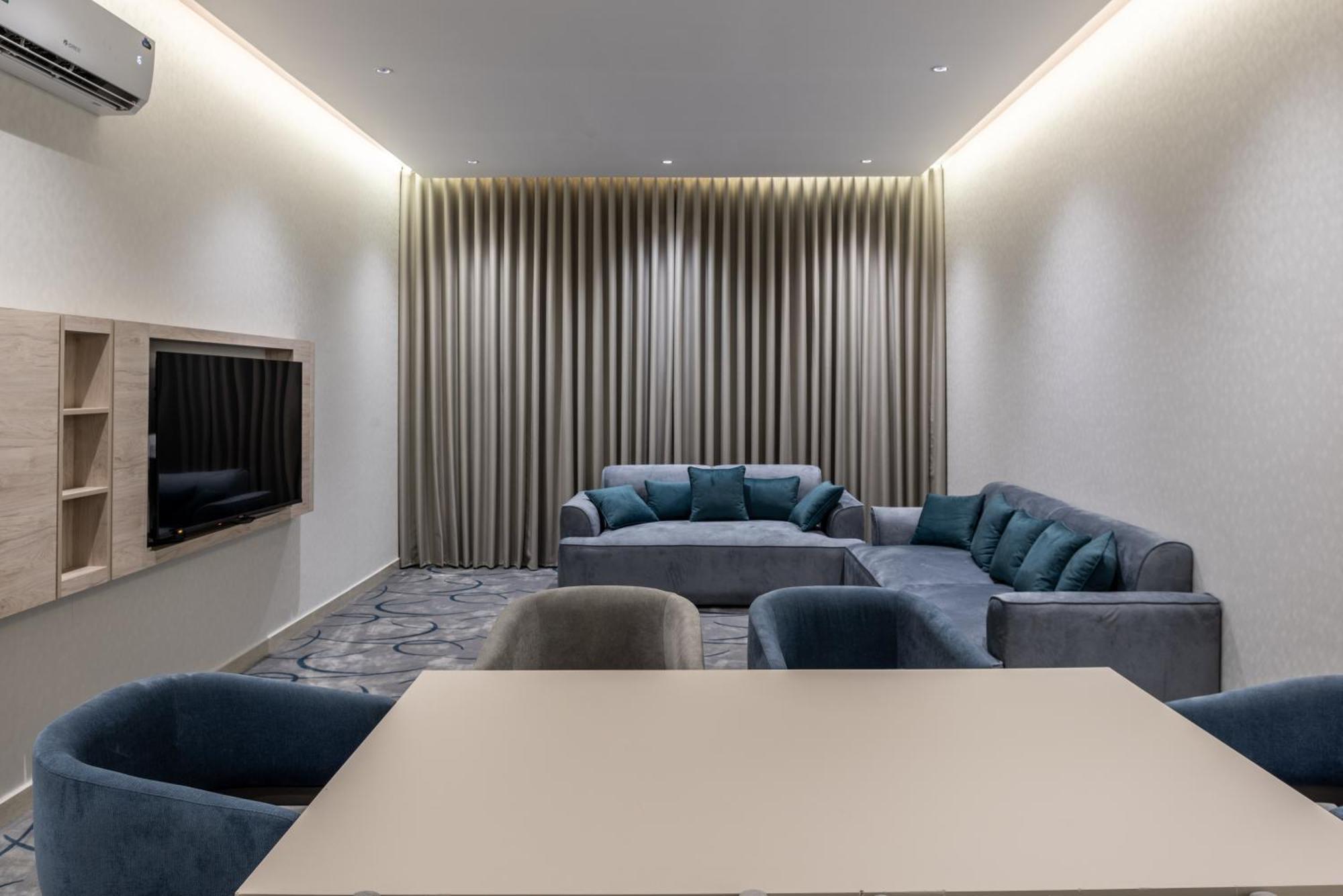 اجنحة غرس الفاخرةd18 Apartment